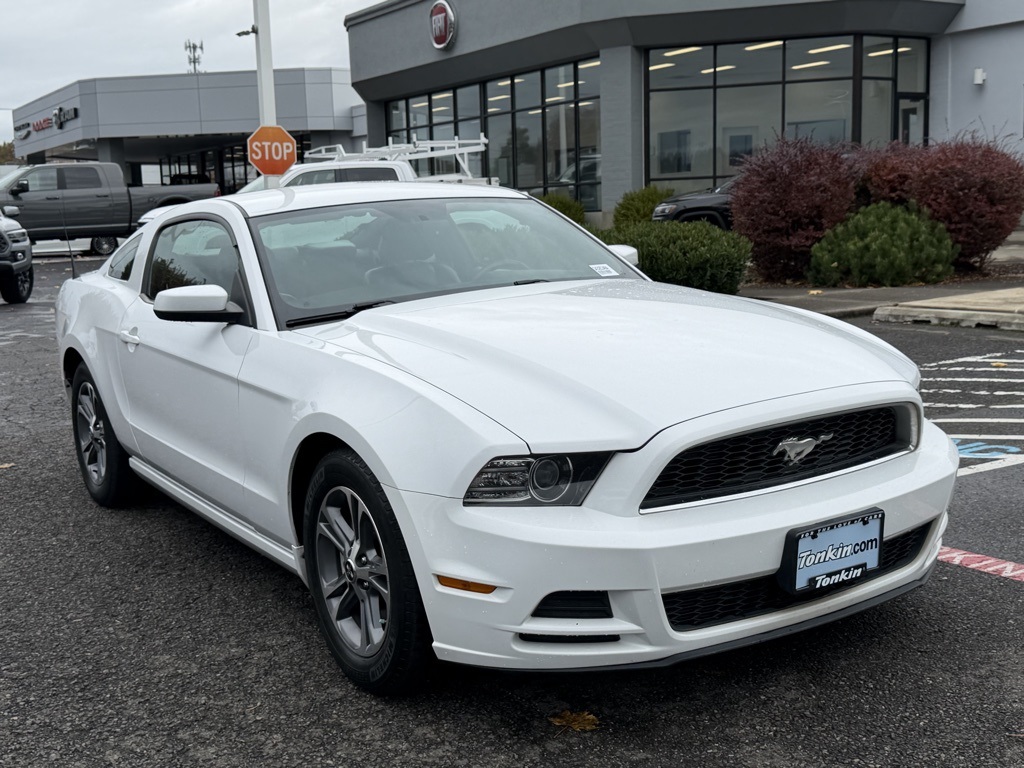 2014 Ford Mustang V6 Premium photo 2