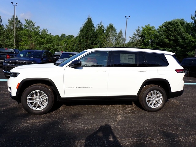 2025 Jeep Grand Cherokee Laredo X photo 2