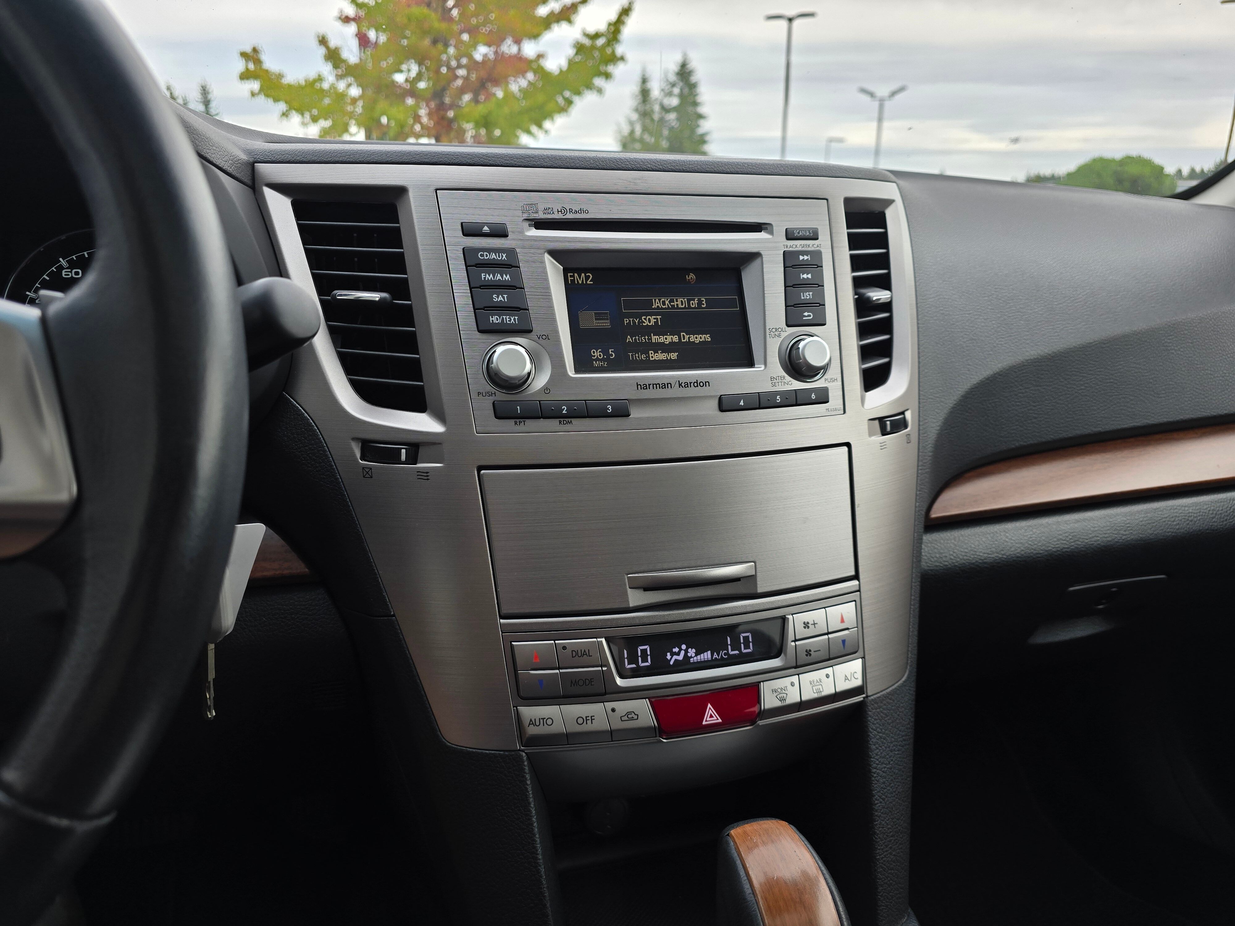 2013 Subaru Outback 3.6R Limited photo 8