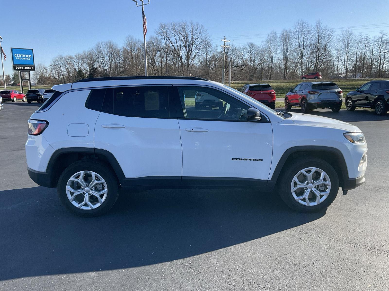 2024 Jeep Compass North Edition Latitude photo 2