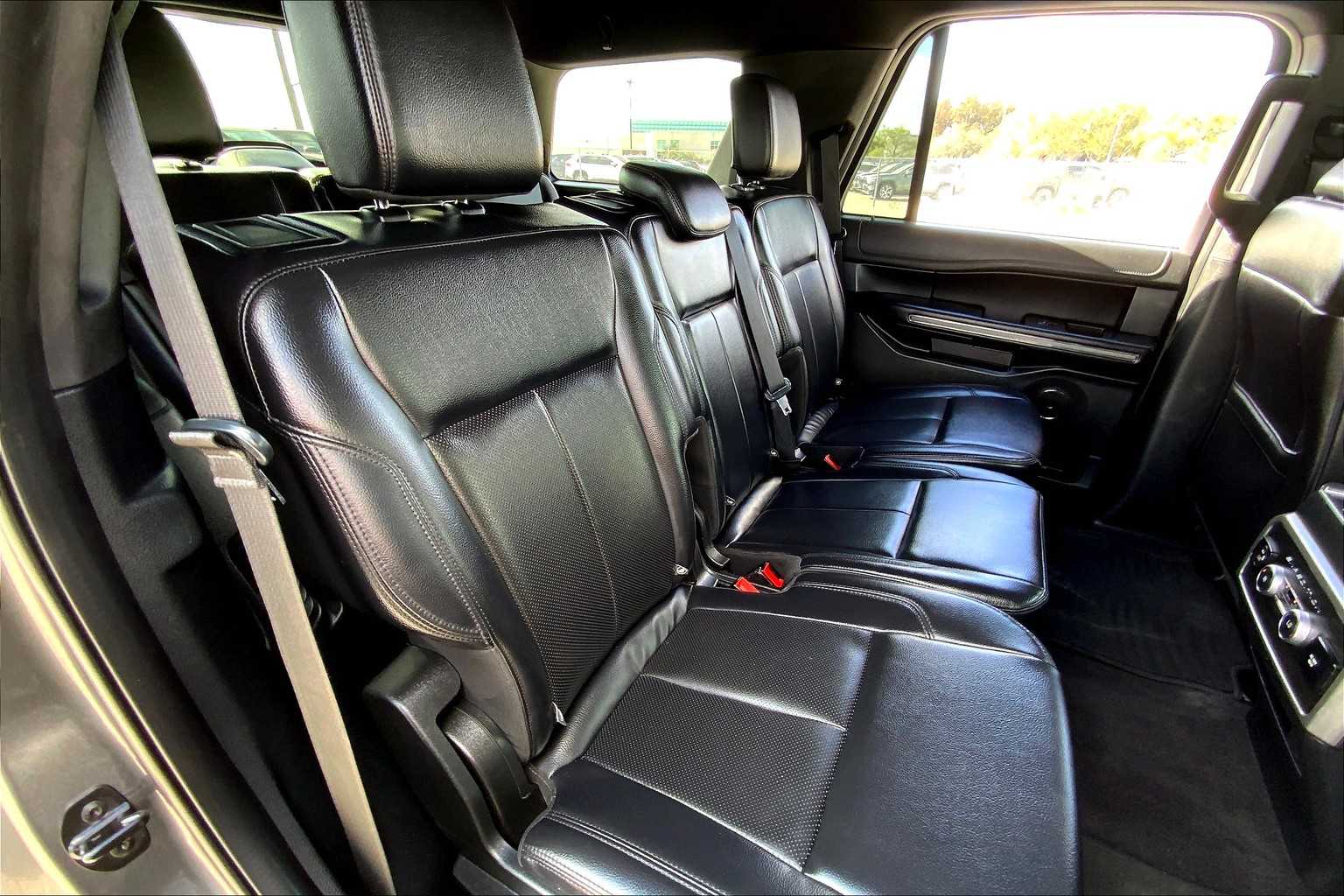 2021 Ford Expedition XLT photo 18