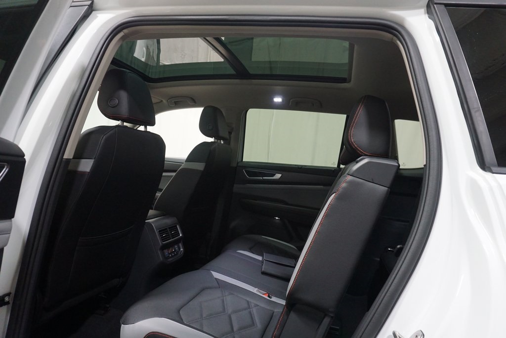 2025 Volkswagen Atlas Peak Edition SE photo 31