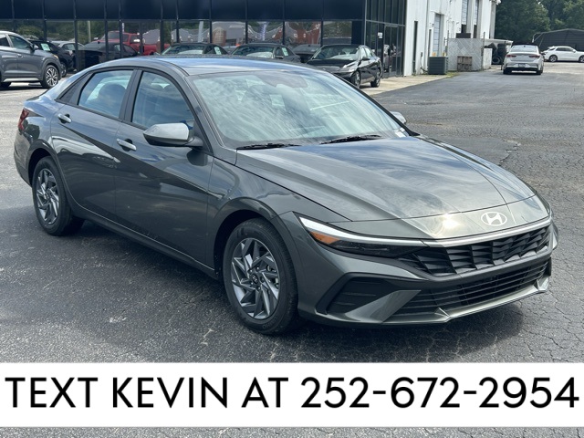 2025 Hyundai Elantra Blue's photo