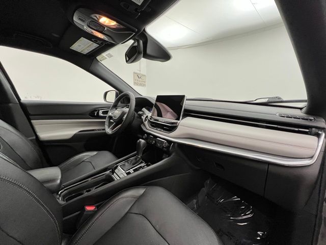 2023 Jeep Compass Limited photo 8
