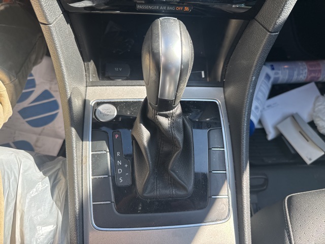 2021 Volkswagen Passat 2.0T R-Line photo 11