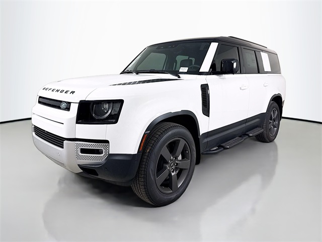 2025 Land Rover Defender S's photo