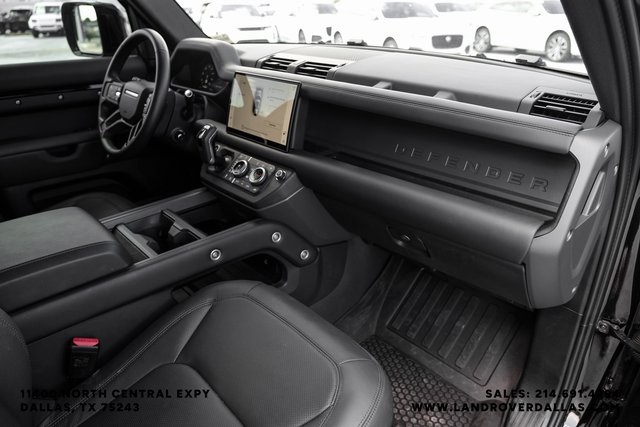 2025 Land Rover Defender 110 X-Dynamic SE photo 13