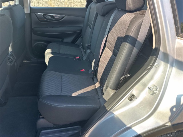 2019 Nissan Rogue S photo 11