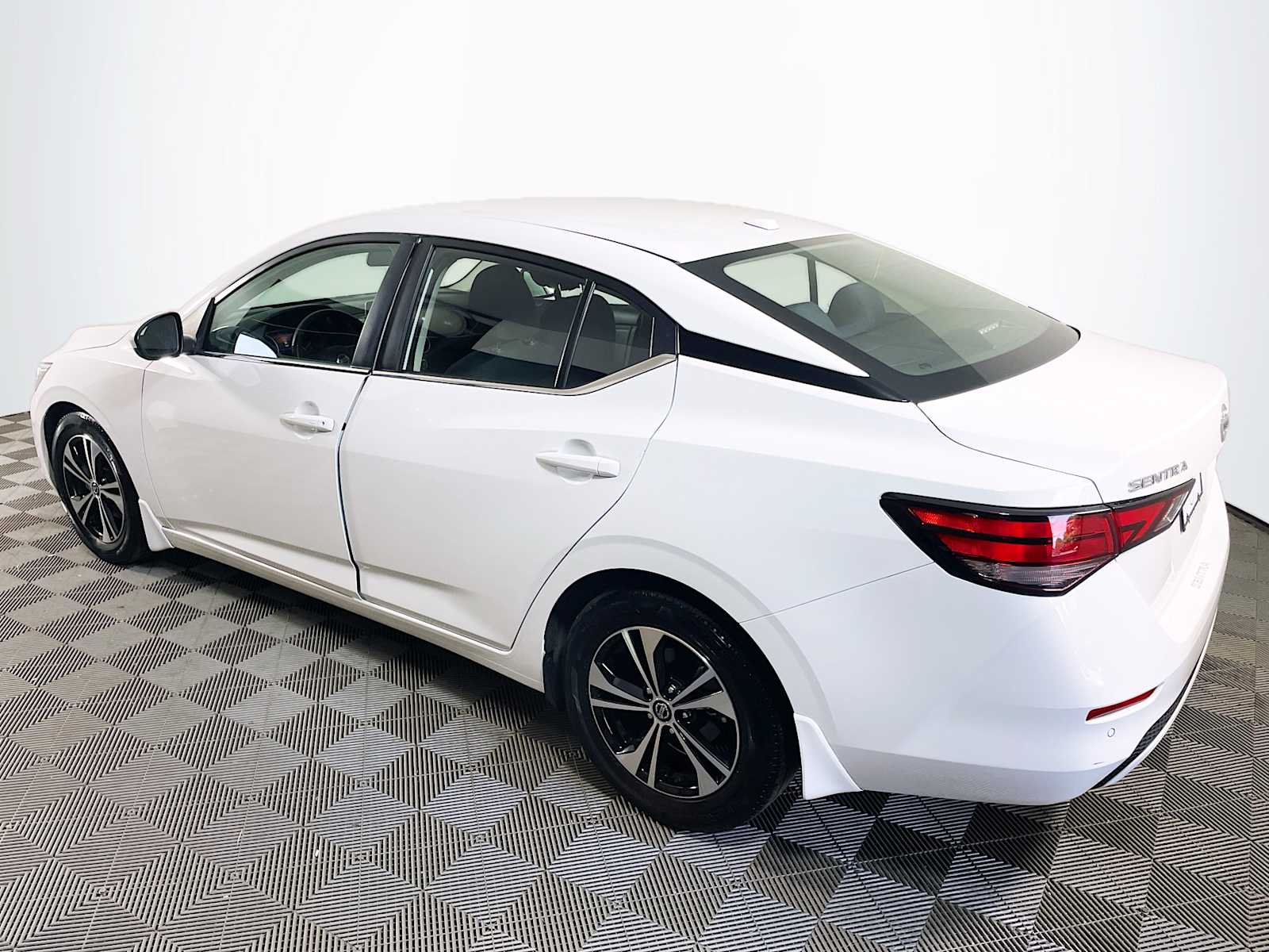 2023 Nissan Sentra SV photo 6