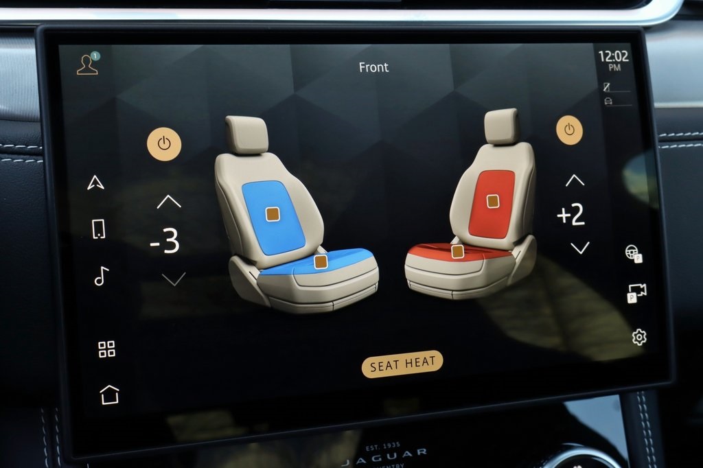 2026 JAGUAR PACE P250 - Image 25