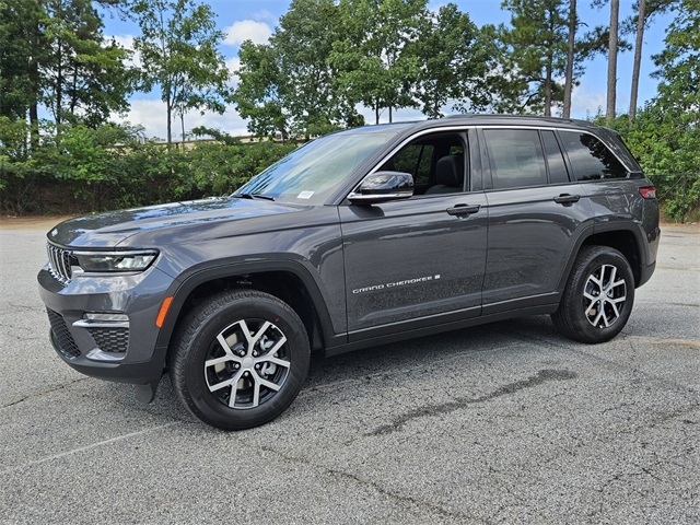 2025 Jeep Grand Cherokee Limited photo 3