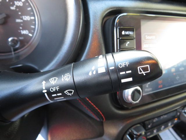 2023 Nissan Kicks SR photo 27