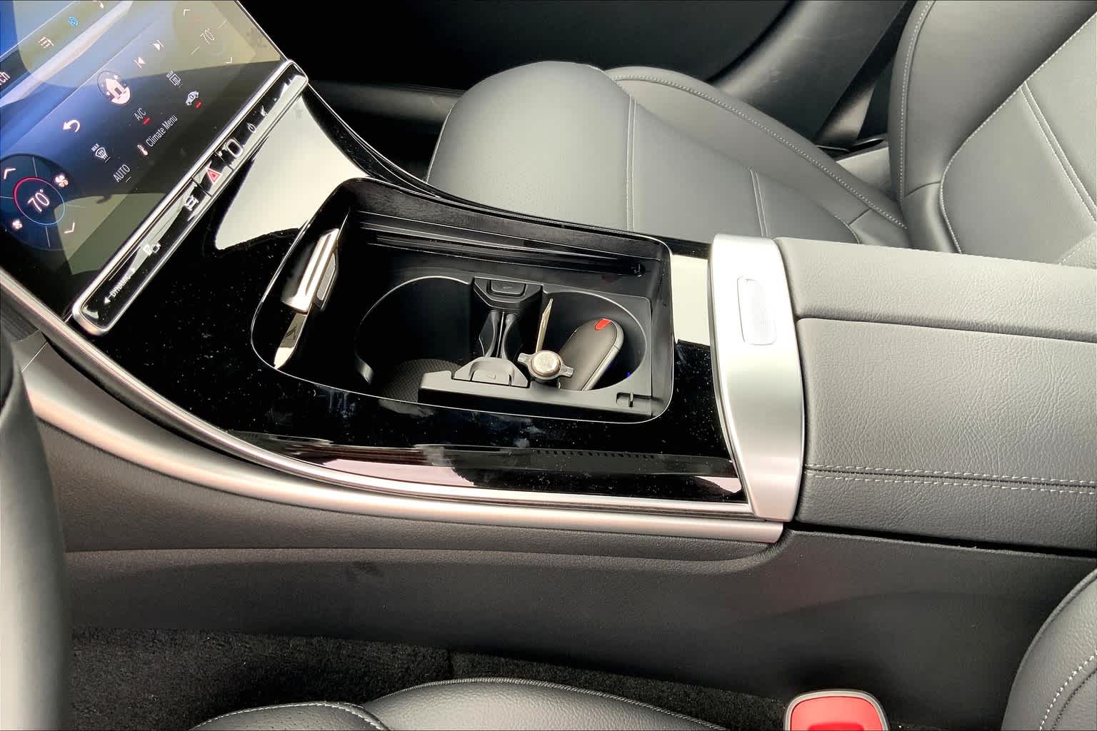 2025 Mercedes Benz C 300 photo 10