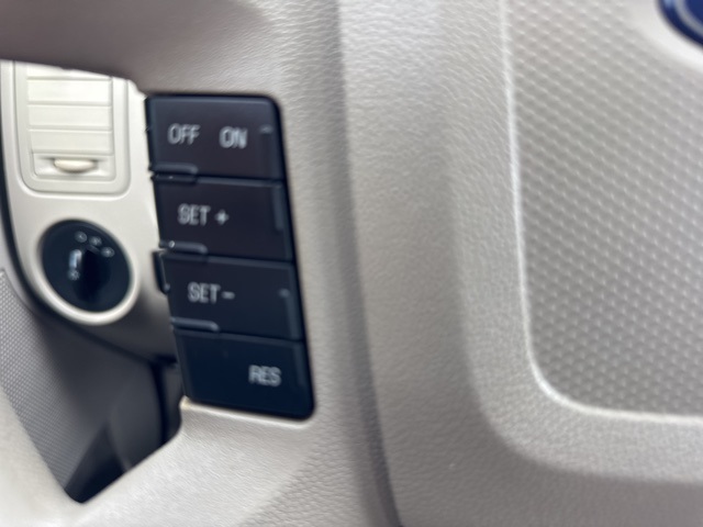 2011 Ford Escape XLS photo 18