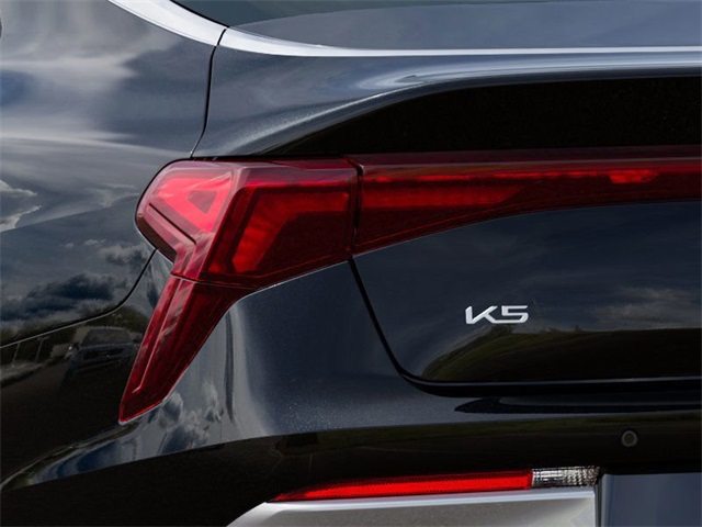 2025 Kia K5 LXS photo 10