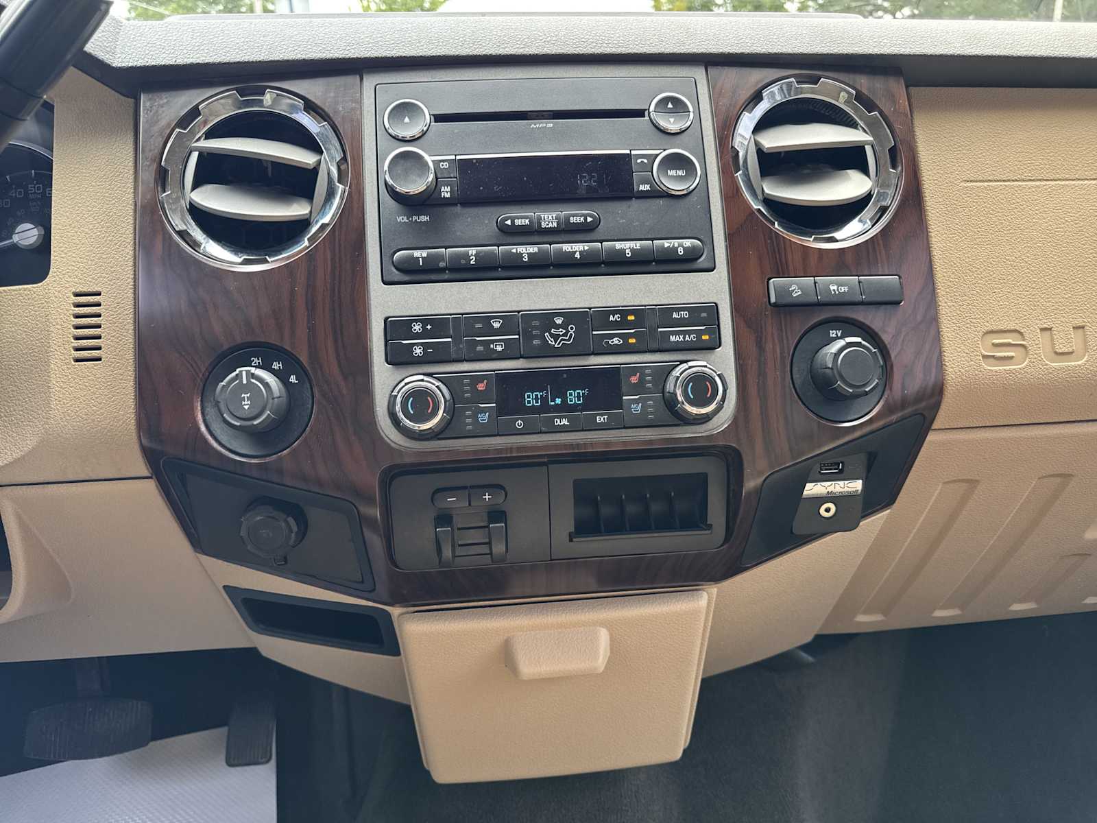 2012 Ford F-350 Lariat photo 28