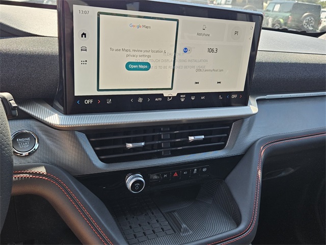 2025 Ford Explorer ST-Line photo 17