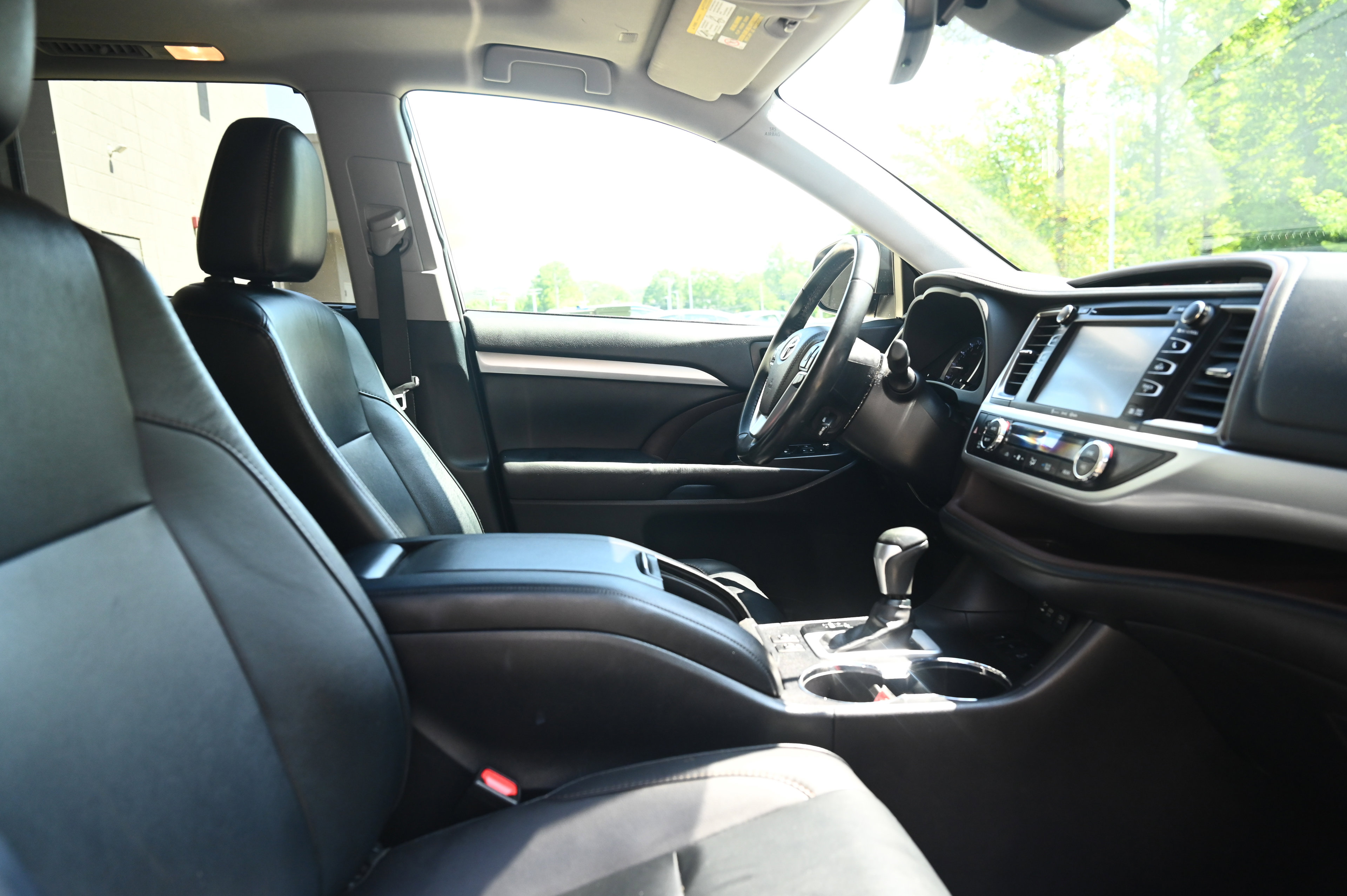 2019 Toyota Highlander XLE photo 32