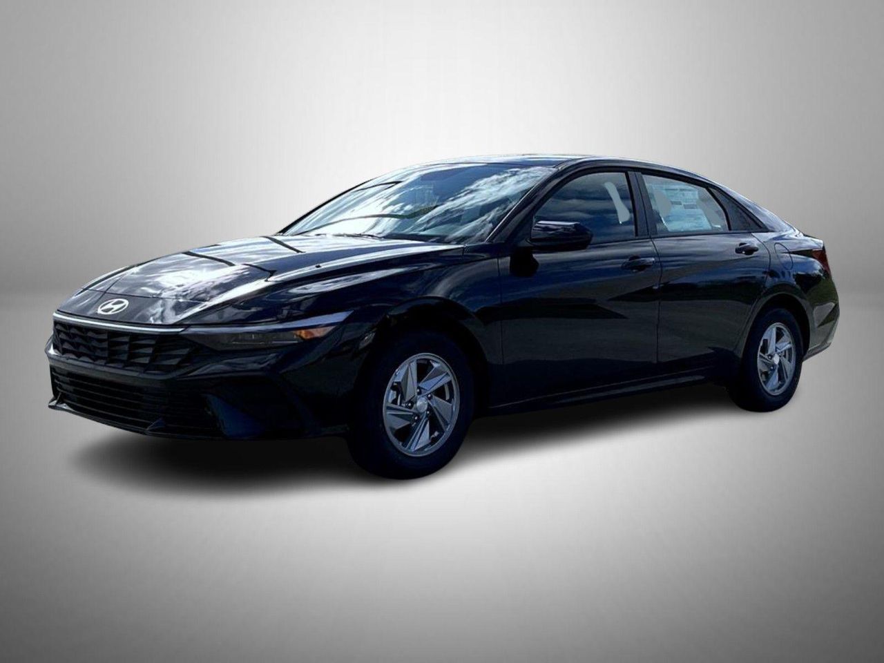 2025 Hyundai Elantra SE's photo