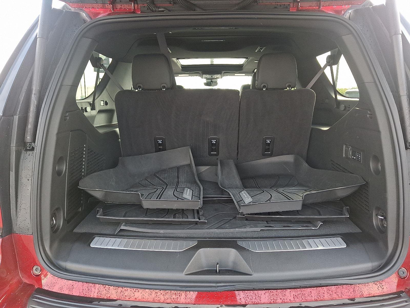 2024 Chevrolet Suburban Premier photo 30