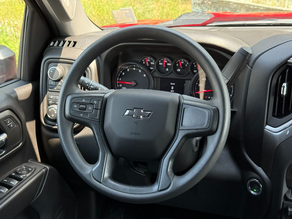 2025 Chevrolet Silverado 2500HD Custom photo 32
