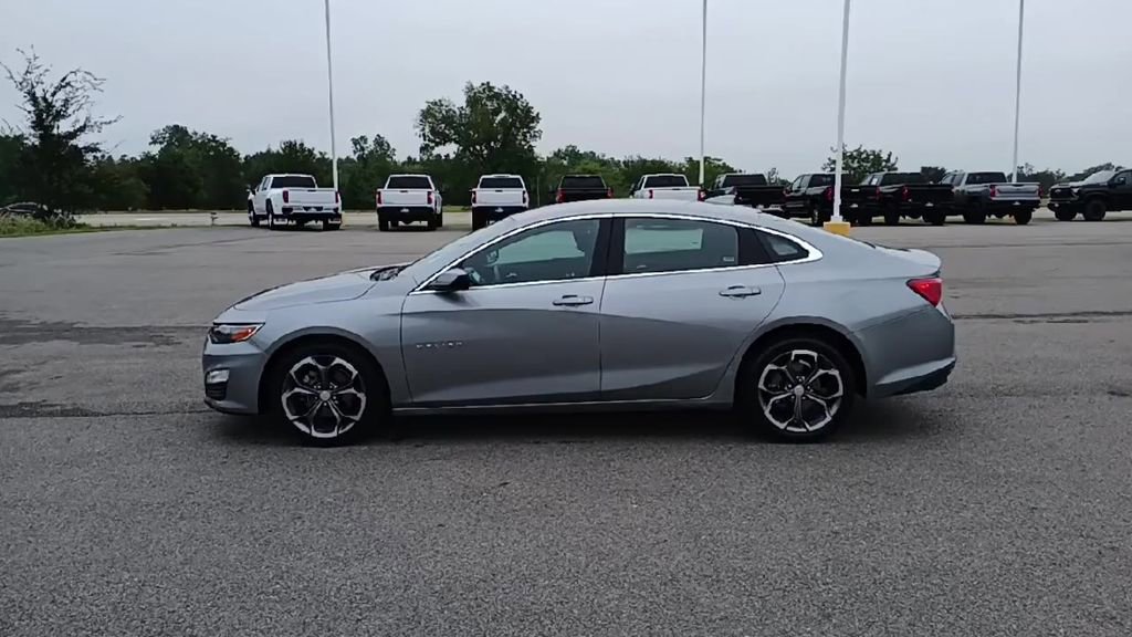 2024 Chevrolet Malibu 1LT photo 5