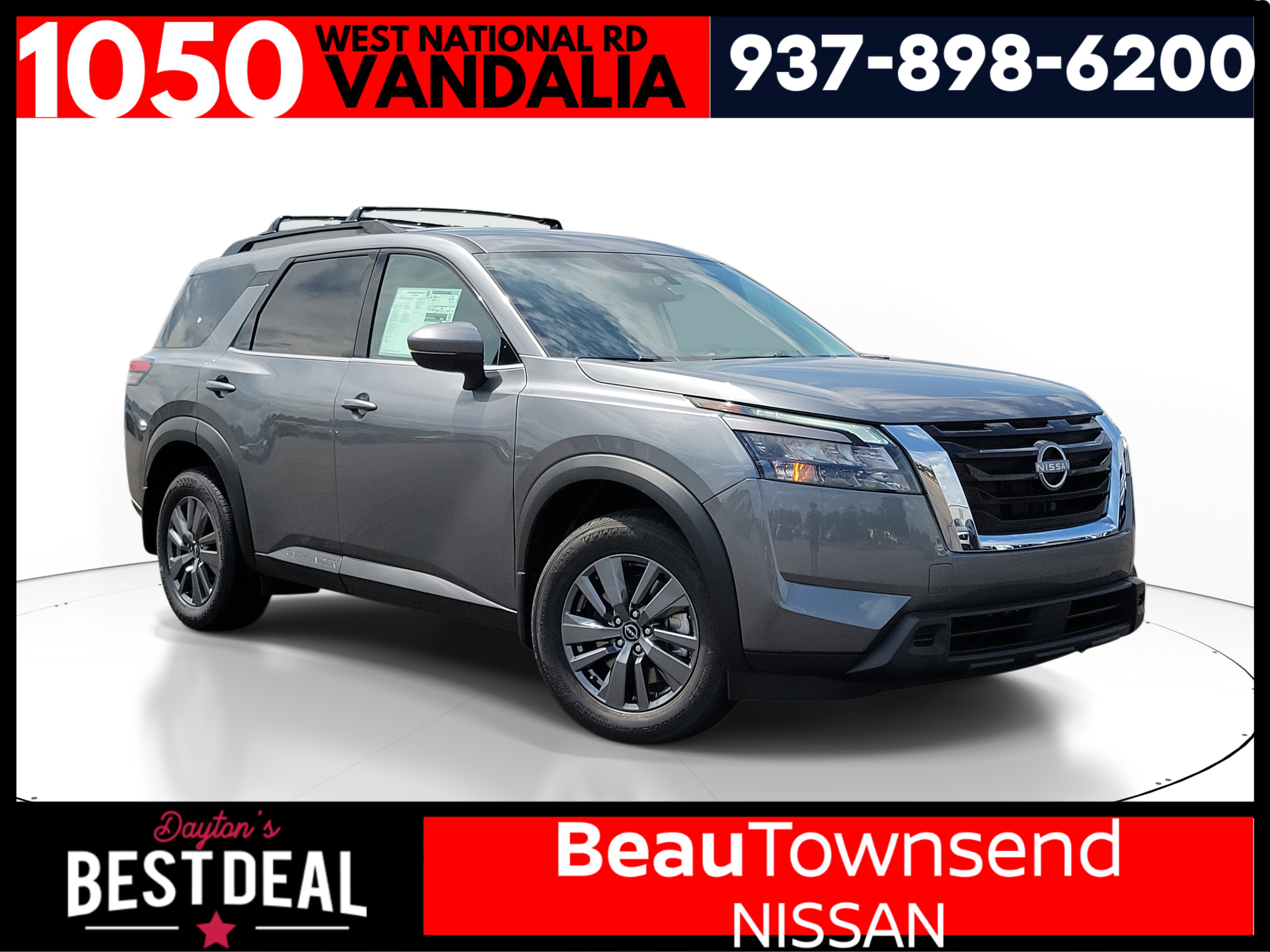 2025 Nissan Pathfinder SV's photo