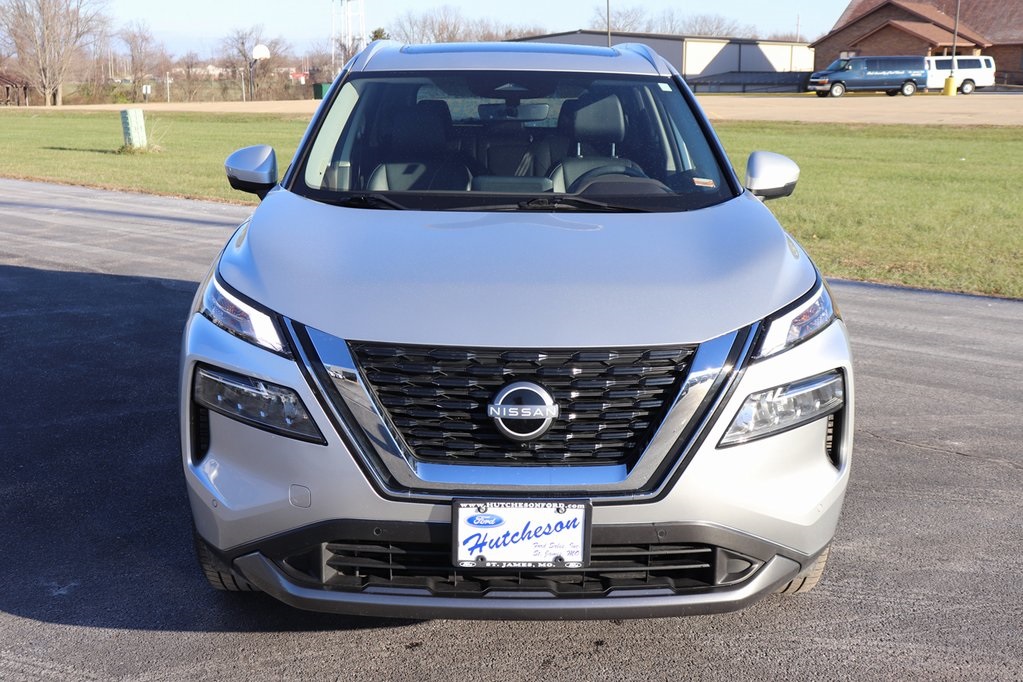 2023 Nissan Rogue SL photo 2