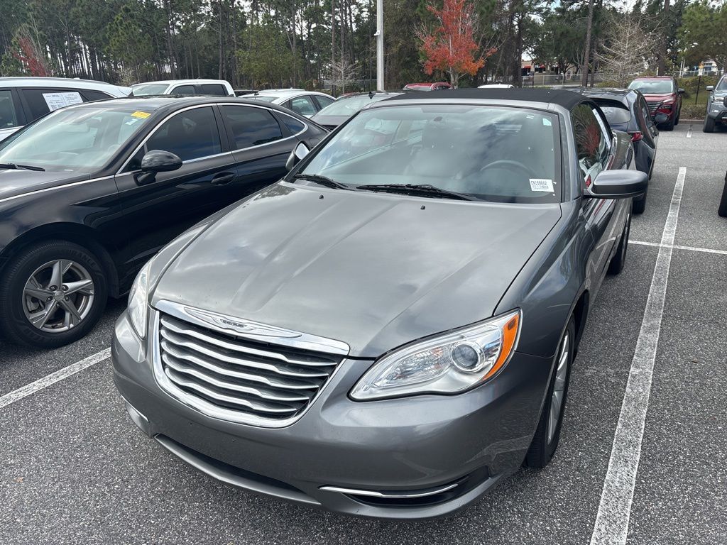 2012 Chrysler 200 Touring's photo