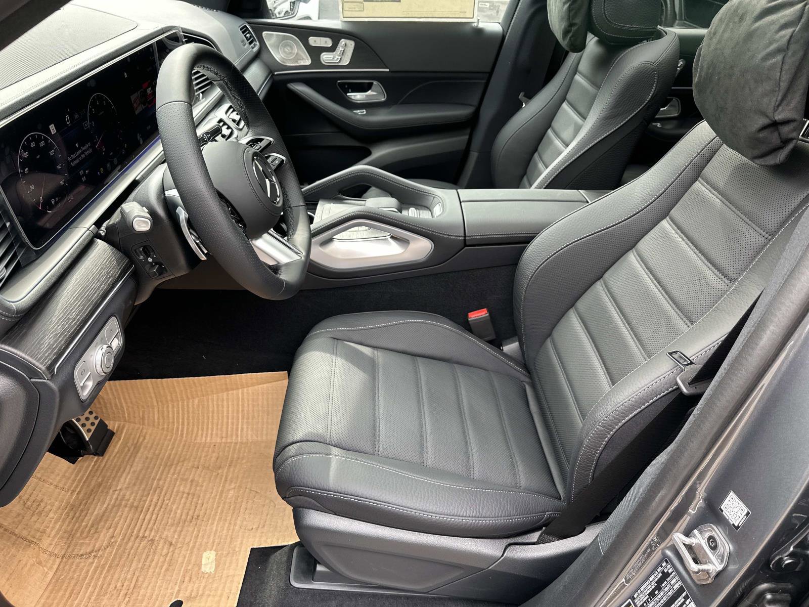 2026 Mercedes Benz GLS 450 4MATIC photo 15