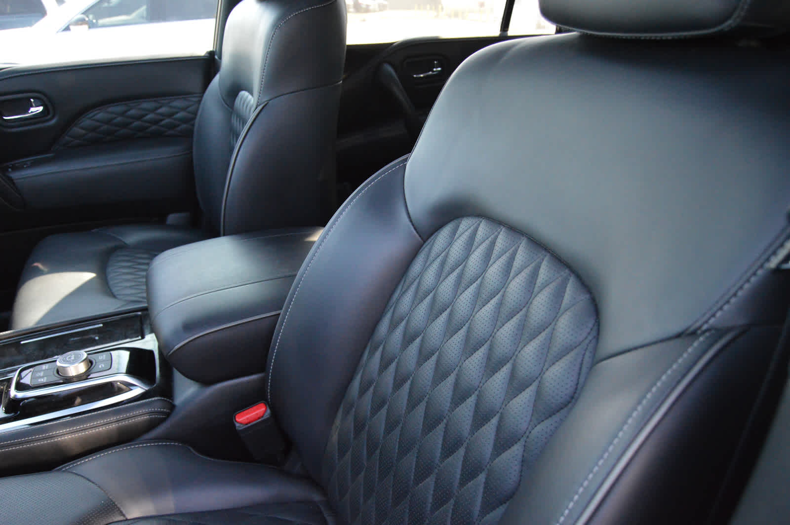 2023 Infiniti QX80 Sensory photo 7