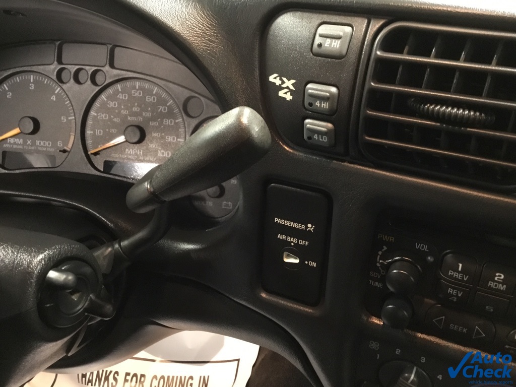 2000 Chevrolet S-10 Pickup photo 38