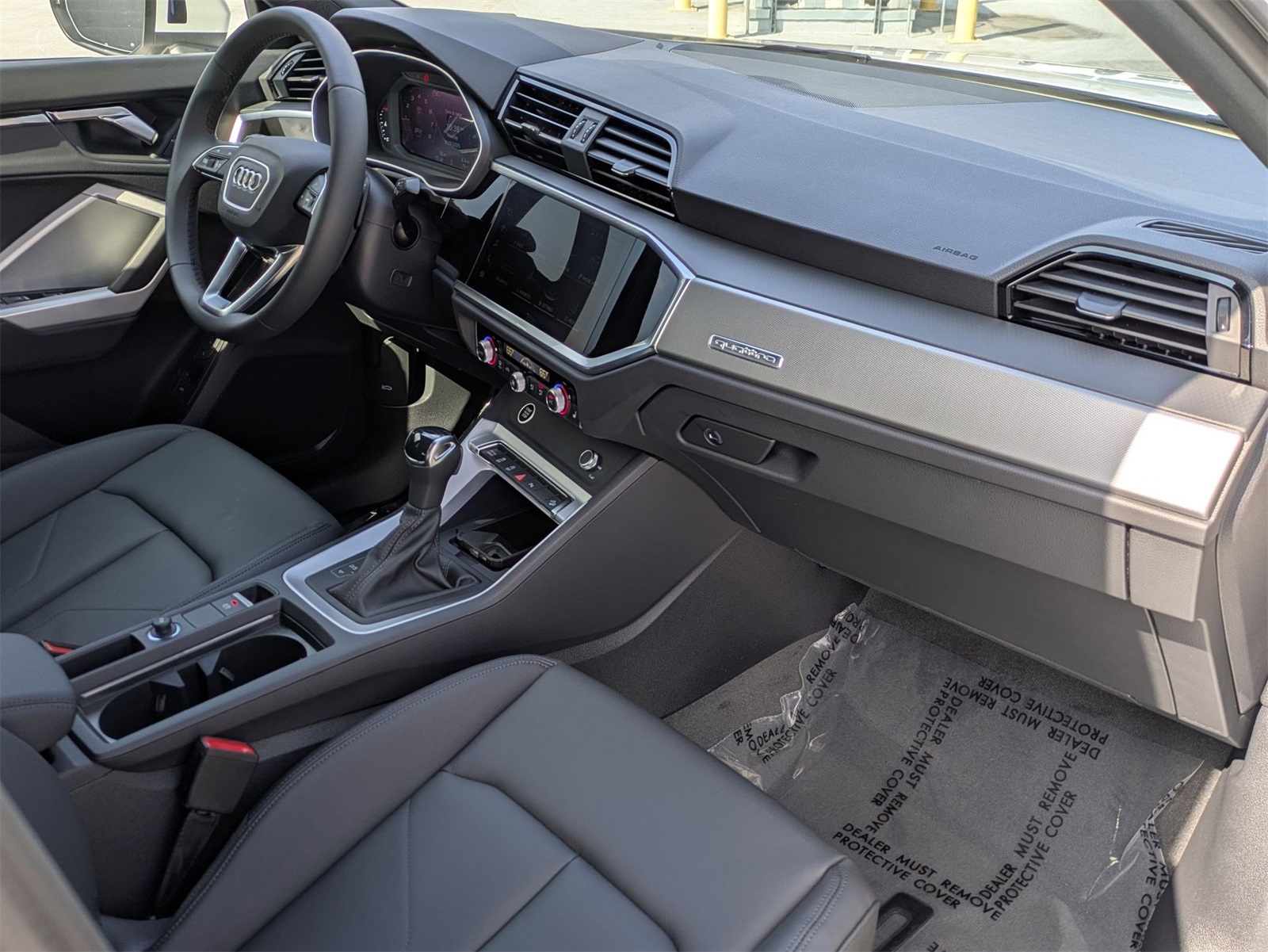 2025 Audi Q3 S line Premium photo 6