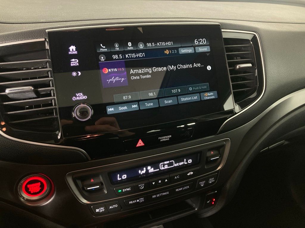 Used 2022 Honda Pilot SE with VIN 5FNYF6H22NB016204 for sale in Elk River, Minnesota