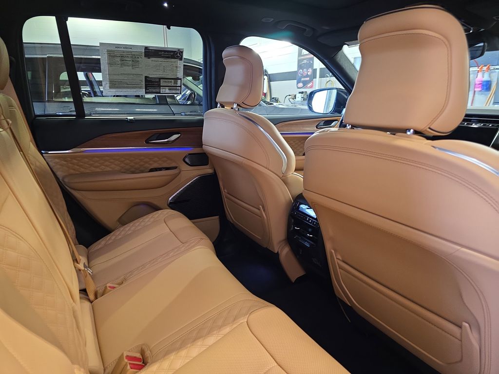2024 Jeep Grand Cherokee Summit Reserve 4xe photo 11