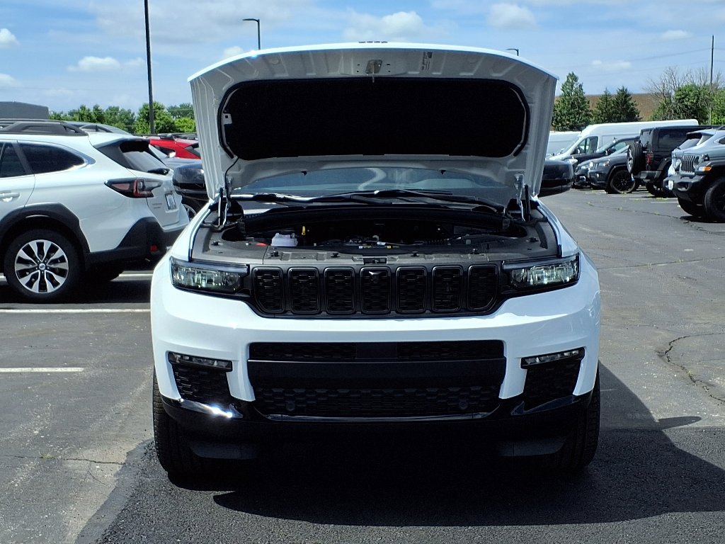 2025 Jeep Grand Cherokee Limited photo 21