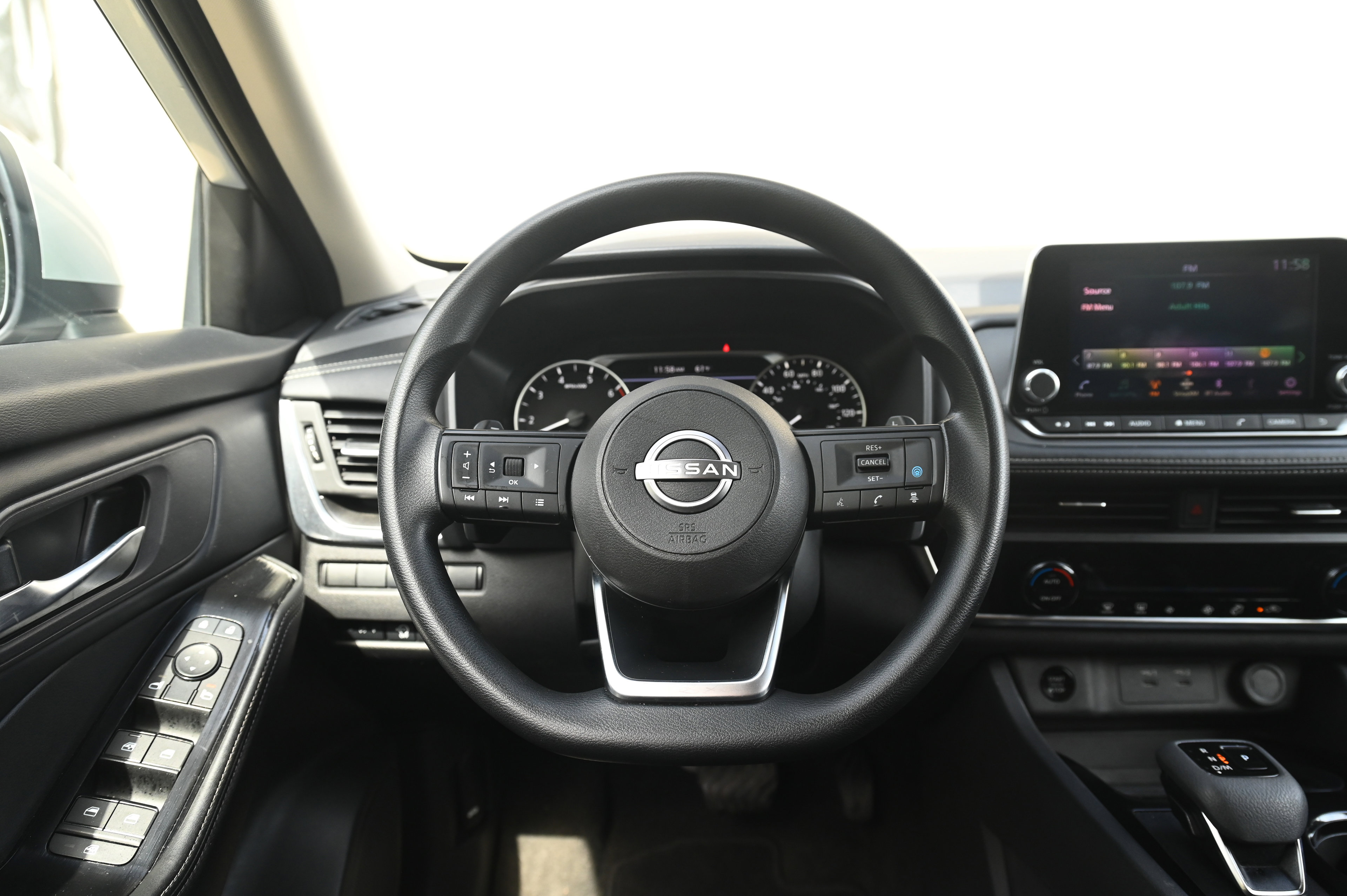 2024 Nissan Rogue SV photo 23