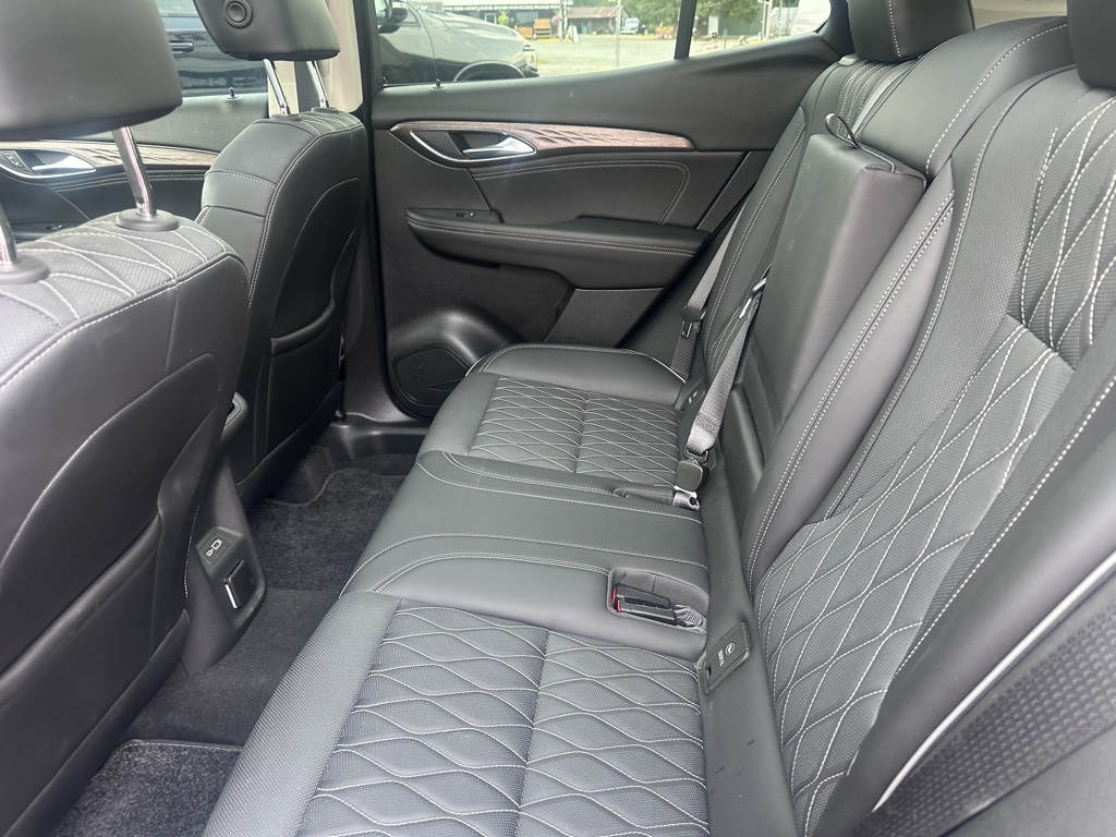 2023 Buick Envision Avenir photo 2