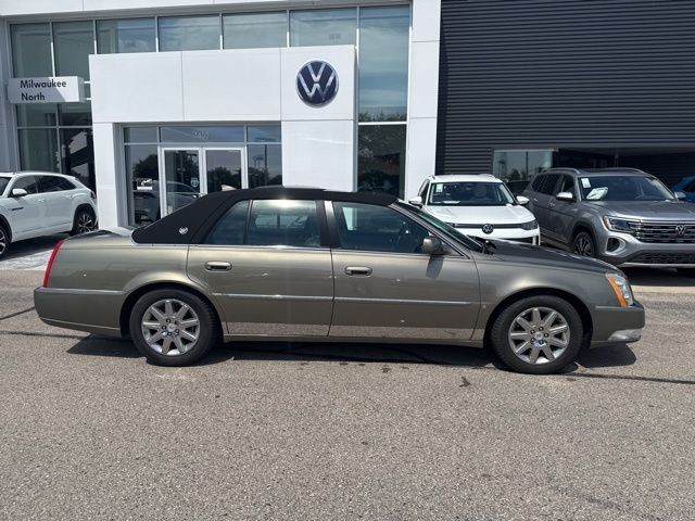 2010 Cadillac DTS Base