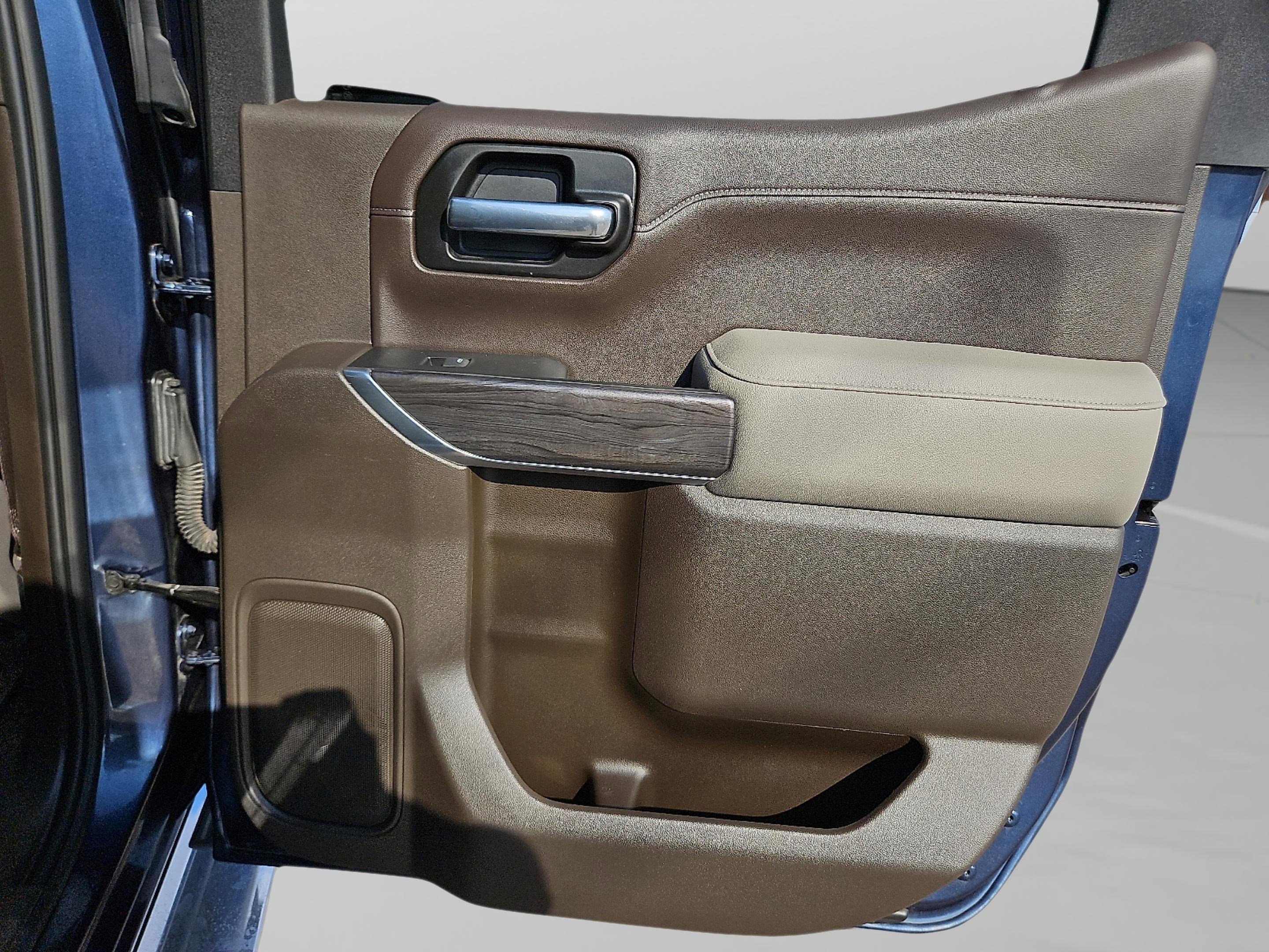2021 Chevrolet Silverado LTZ photo 28