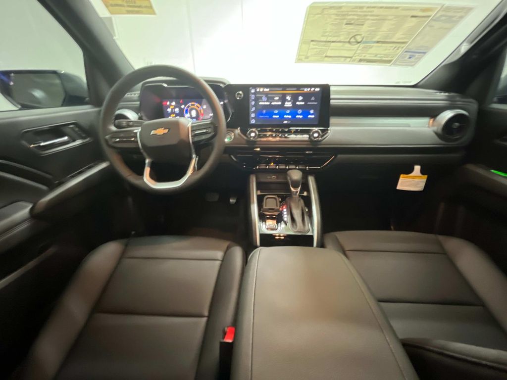 2026 Chevrolet Colorado LT photo 13
