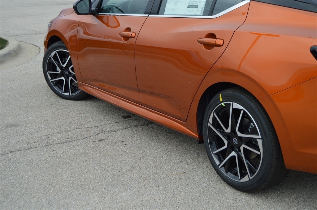 2025 Nissan Sentra SR photo 10