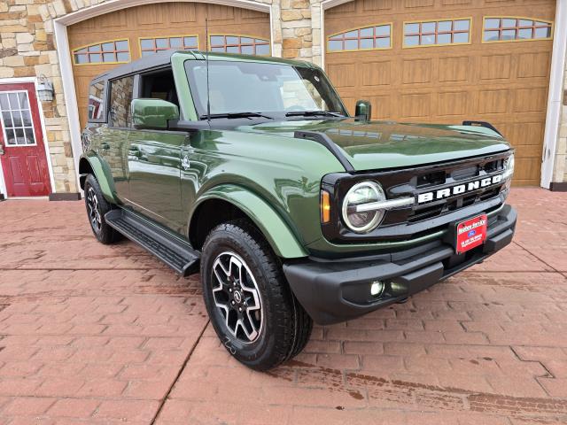 2025 Ford Bronco 4-Door Outer Banks's photo