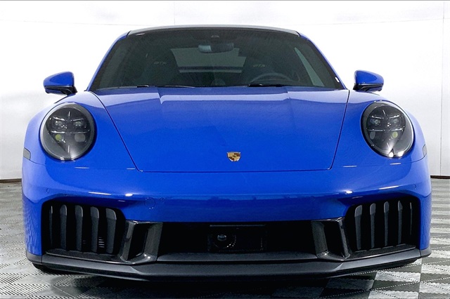 2025 Porsche 911 GTS photo 6