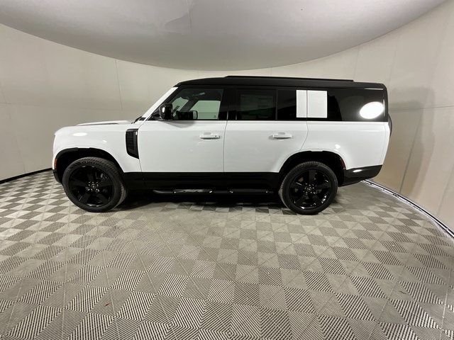 2025 Land Rover Defender 130 X-Dynamic SE photo 2