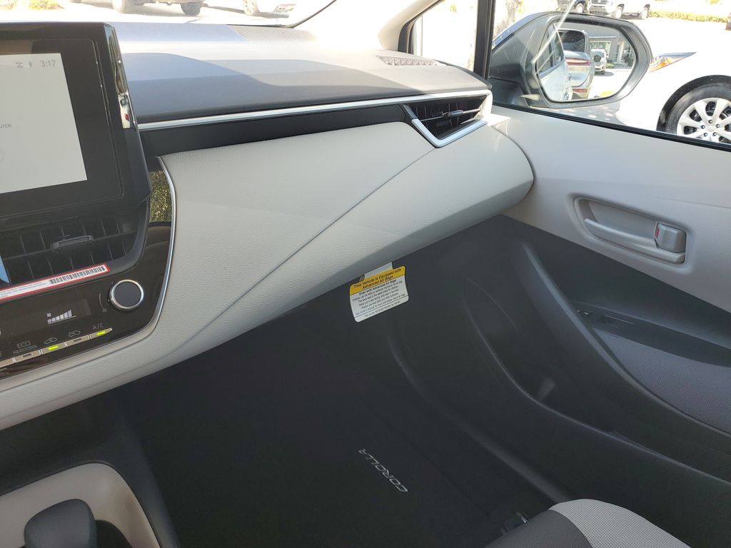 2026 Toyota Corolla LE photo 25