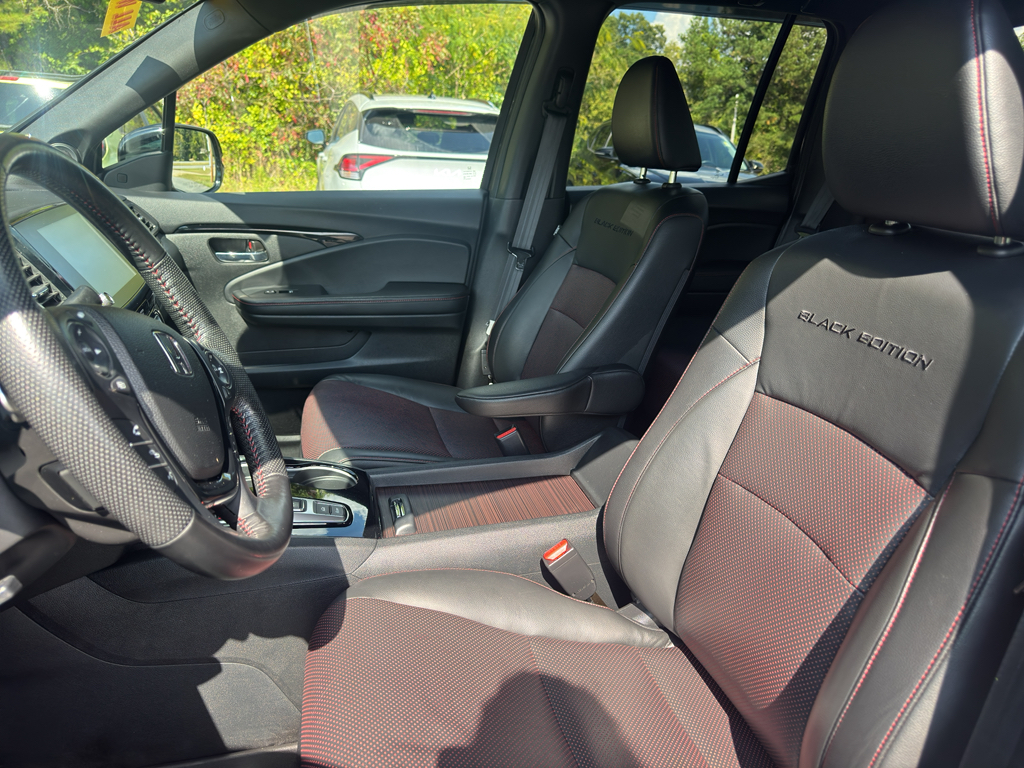 2022 Honda Ridgeline Black Edition photo 8