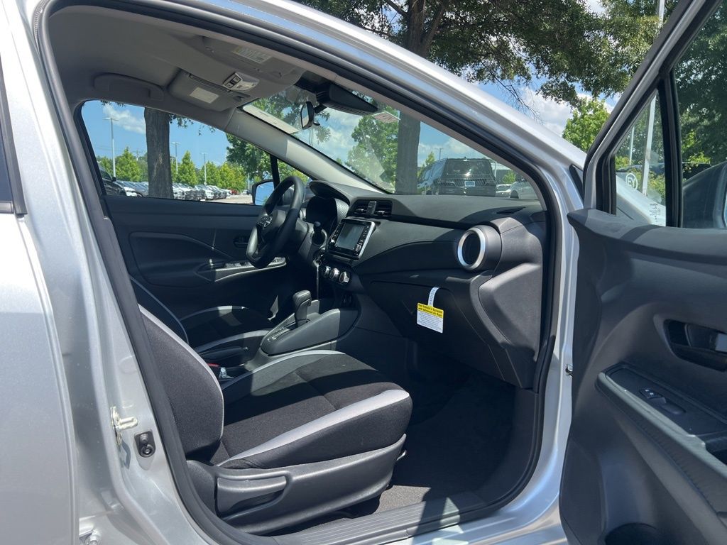 2025 Nissan Versa S photo 15