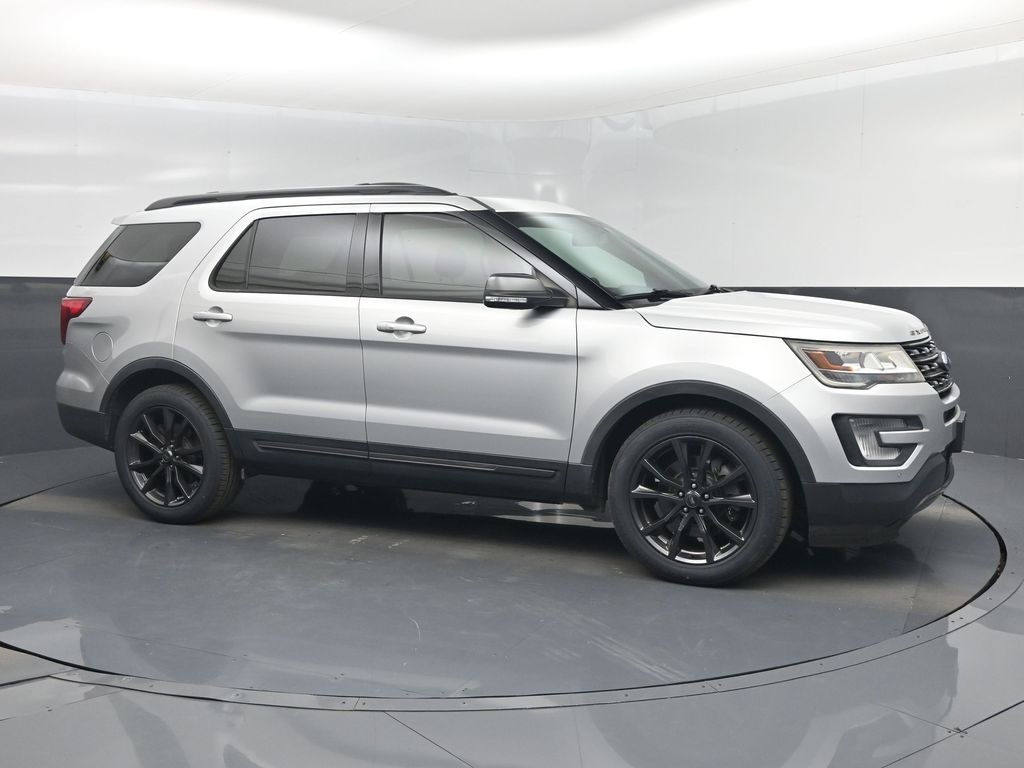 2017 Ford Explorer XLT's photo