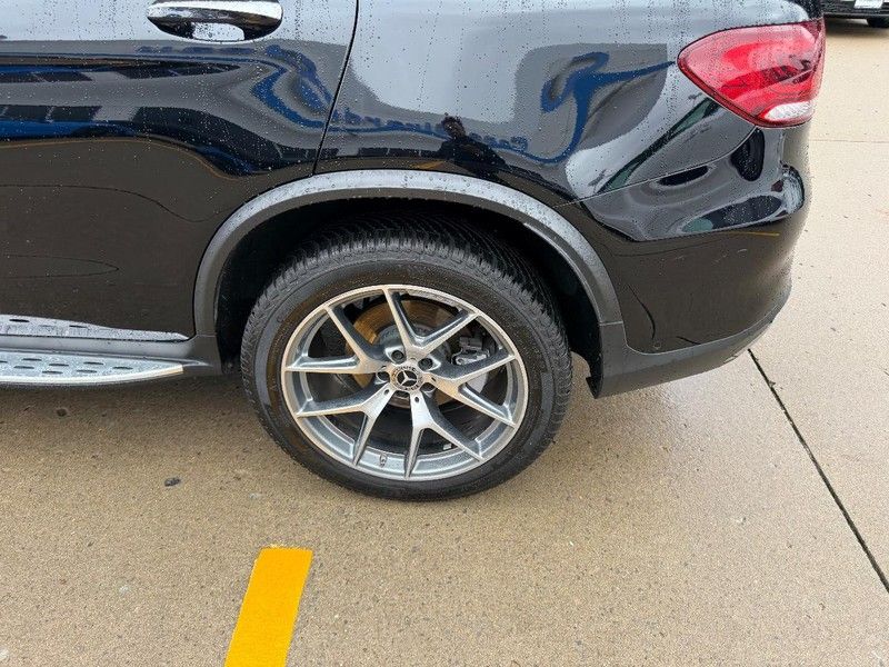 2022 Mercedes Benz GLC 300 4MATIC photo 3